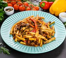 Говядина с домашней лапшой