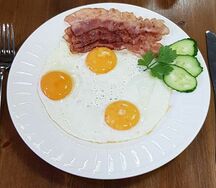 Яичница с Беконом