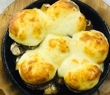 Шампиньоны с сыром