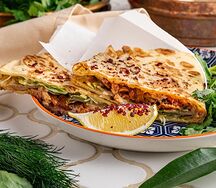 Манакиш с курицей