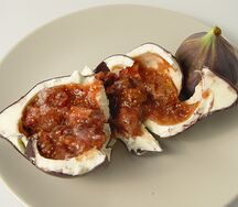 Пирожное Инжир с медом и пряностями