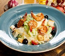 Цезарь с креветками гриль