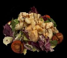 Теплый салат с морепродуктами