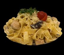 Фетучини с курицей и грибами