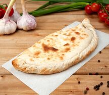 Кальцоне с грибами и сыром