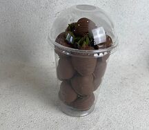 Стаканчик с клубникой в шоколаде