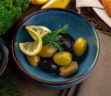 Маслины и оливки