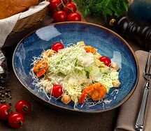 Цезарь с тигровыми креветками