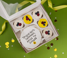 Бенто-торт с капкейками Трудно быть лучшей