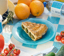 Греческий пирог с сыром и шпинатом