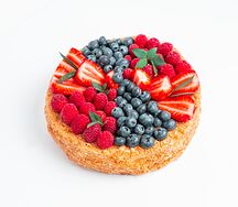 Наполеон с ягодами