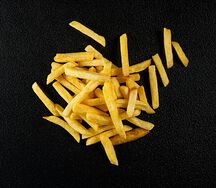 Картофель фри и соус на выбор