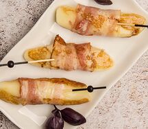 Сыр сулугуни в беконе