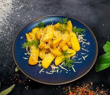 Картофель фри с тёртым пармезаном и трюфельным маслом