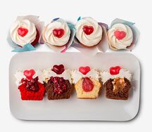 Капкейк красный бархат с вишней