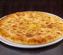 Пирог осетинский с картофелем и сыром целый