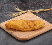 Жареный пирожок с картофелем