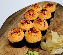Мини-ролл запечённый с крабом