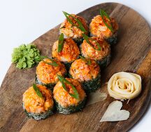 Запечённый ролл с курицей и беконом