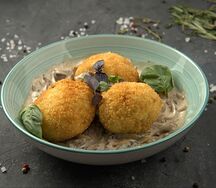 Бефстроганов с картофельными крокетами