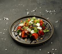 Салат из баклажанов с карамельным соусом