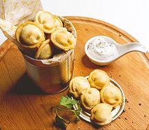 Пельмени фри с соусом