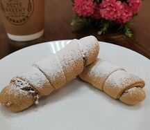 Рогалик с ореховой начинкой