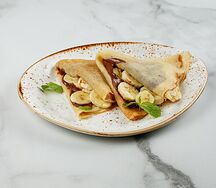Блины с шоколадом и бананом