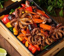 Ութոտնուկ թավայի վրա