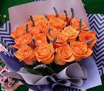 Букет из роз с лавандой Коралловый риф