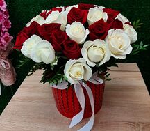 Коробочка ароматных роз Красное и белое