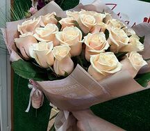 Букет из кремовых роз