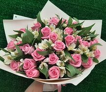 Букет из роз и альстромерий Розовые мечты