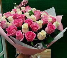 Букет из 51 кремово-розовой розы