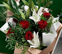 Букет комплимент из лилий