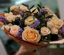 Авторский букет цветов Кремовый комплимент