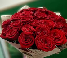 Букет из 25 бордовых роз