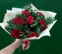 Букет экспресс из бордовых роз