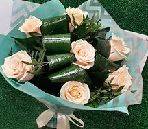 Букет экспресс из кремовых роз