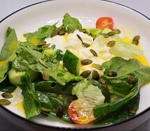 Овощной салат со страчателлой