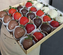 Клубника в шоколаде Больше шоколада