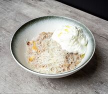 Каша из зелёной гречки с белыми грибами, страчателлой и муссом пармезан