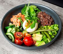 Боул с лососем