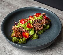 Ньокки с рваной индейкой и грибами в сливочном песто 