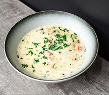 Сливочная уха с лососем