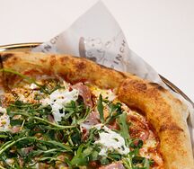 Пицца Мортаделла-страчателла