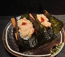 Хэндролл с креветкой ама эби