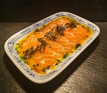 Карпаччо из выдержанного лосося 