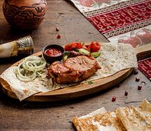 Шашлык из cвинoй корейки на кости