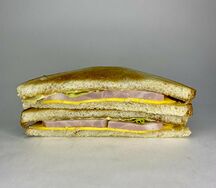 Сэндвич с ветчиной и сыром